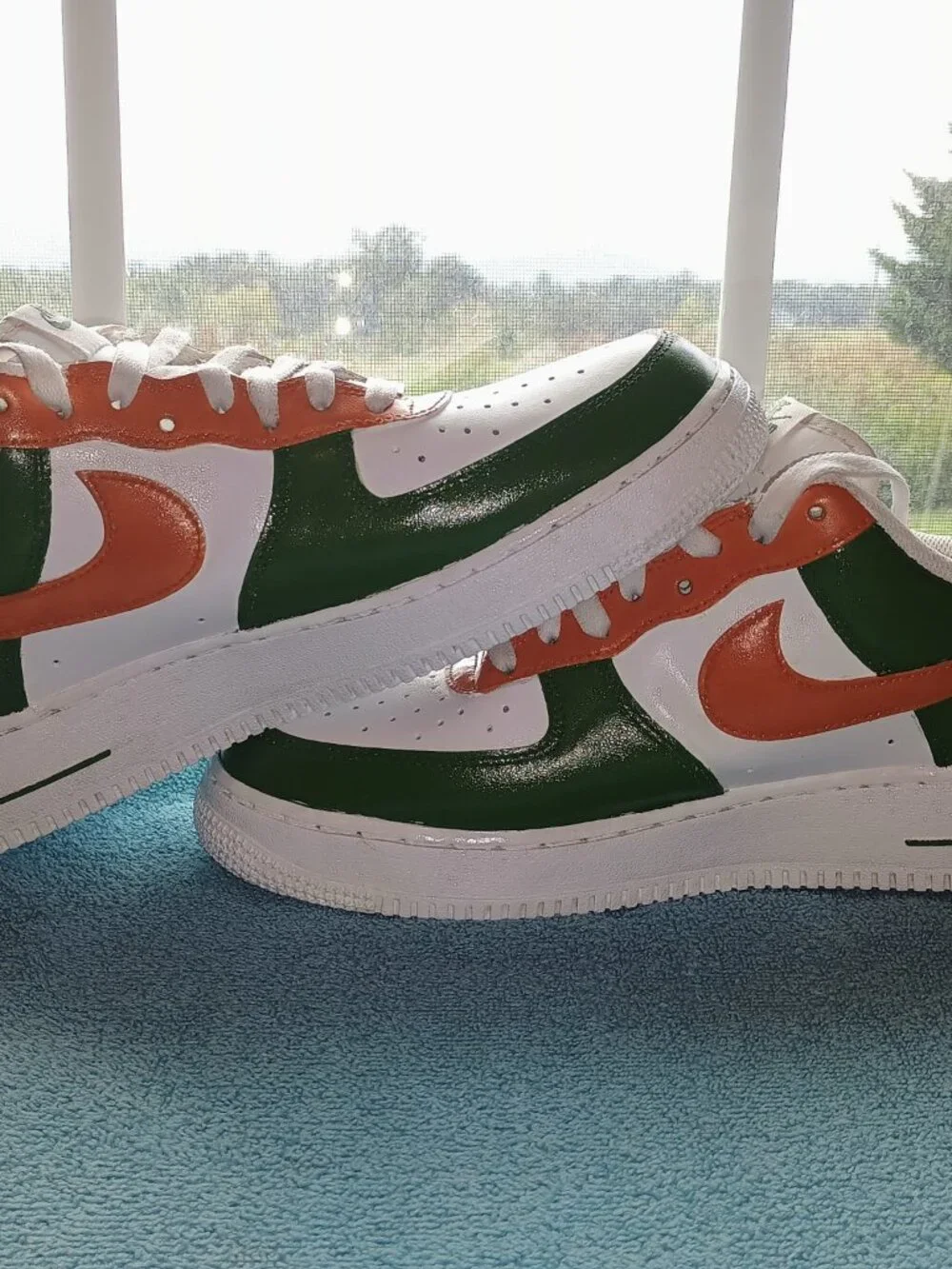 Nike looking pair